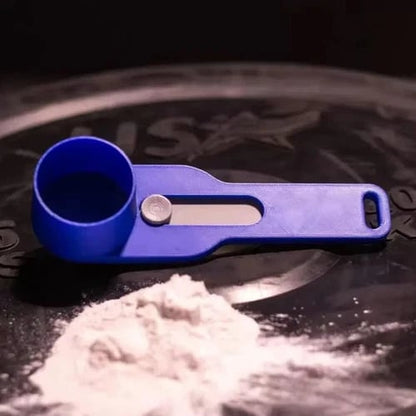 Practical and compact coffee scoop funnel with sliding measuring function