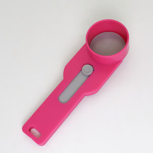 Practical and compact coffee scoop funnel with sliding measuring function